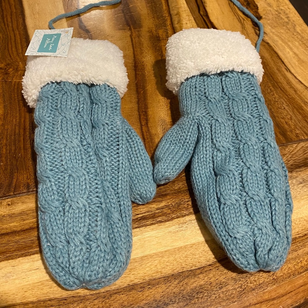 Lined mittens